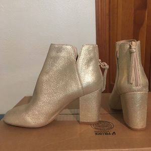 Aldo Gold shimmer booties. *NEVER WORN*